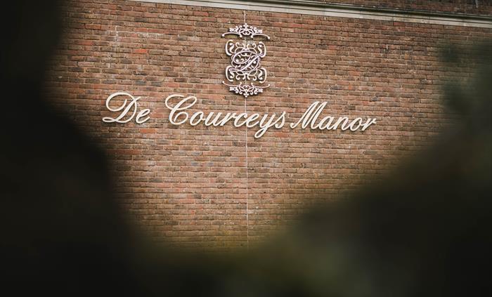 De Courceys Manor